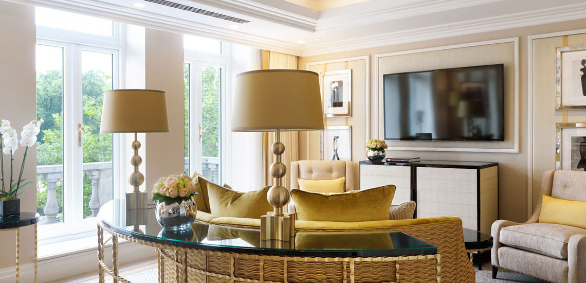 3.2-One-Bed-Suite-Lounge-Park-1280x960
